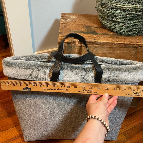Gray Tote - Picture 5 of 5